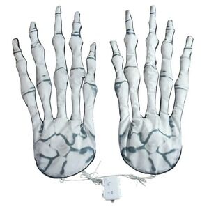 Way To Celebrate Giant Skeleton Hands 3‎ Ft Halloween Lighted Yard Decor Set